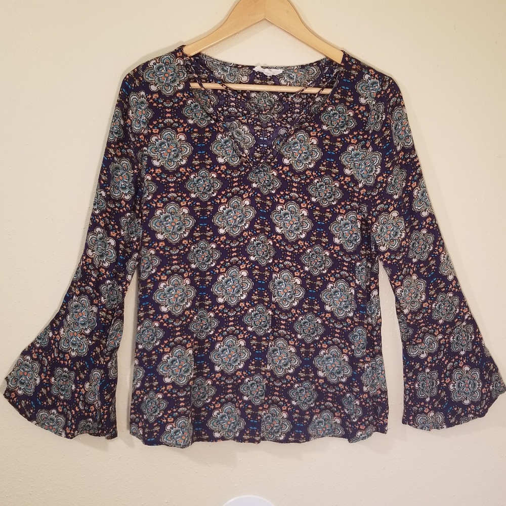 Entro Bell Cross Neck Sleeve Top - Picture 2 of 8